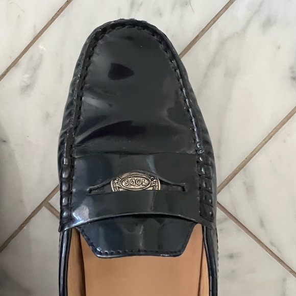 Tod’s navy patent leather driving penny loafers - Picture 9 of 10